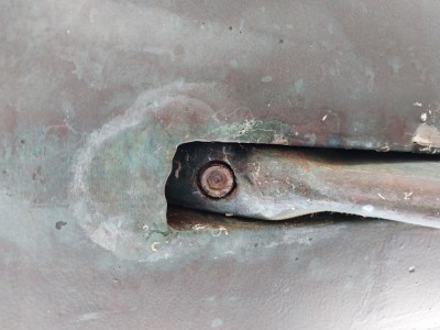 Allen head bolt on centreboard.jpg